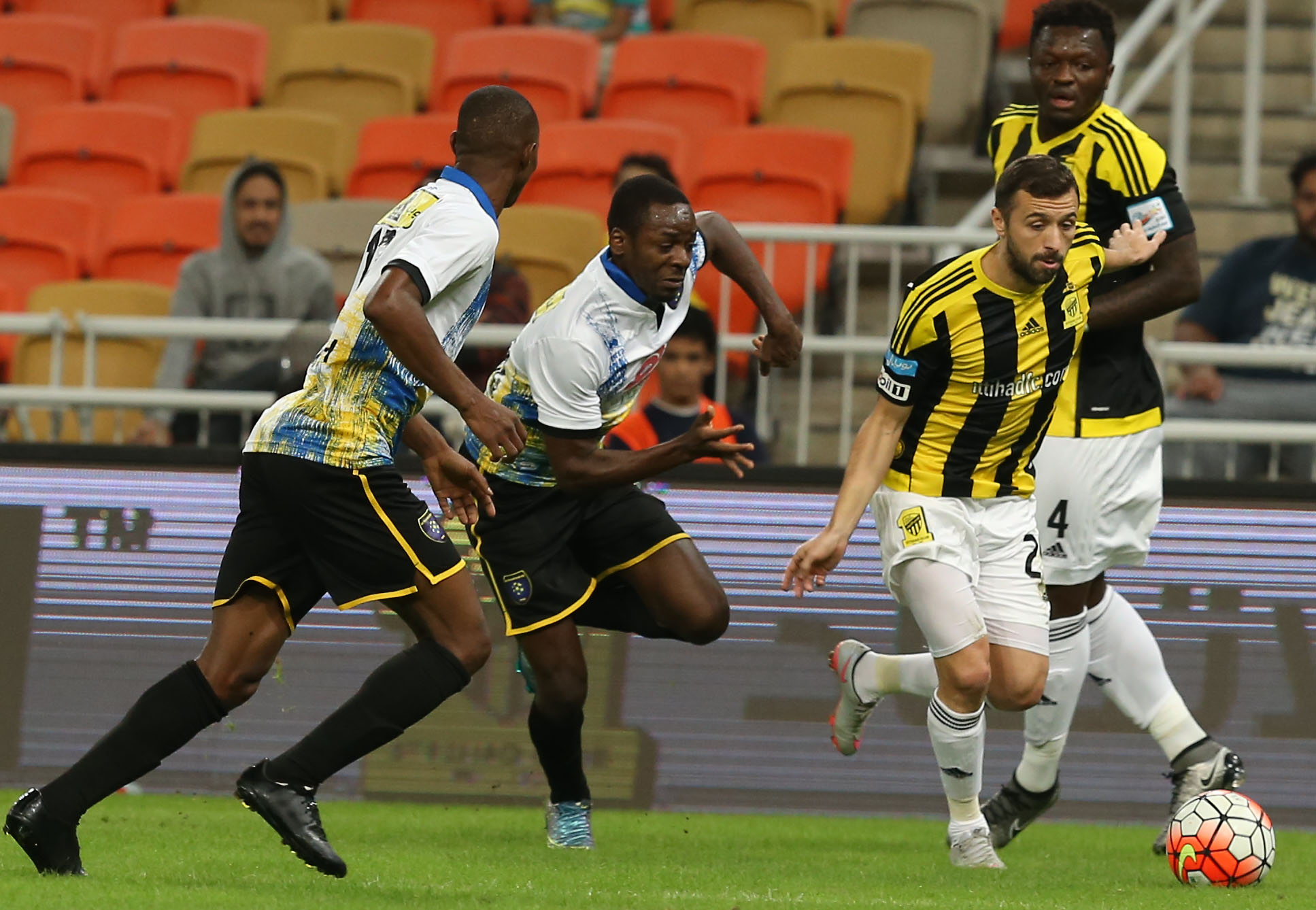 Victor Pițurcă și-a început cu o victorie categorică cel de-al doilea mandat la Al Ittihad / FOTO&VIDEO