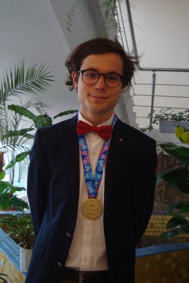 Trei elevi români, medaliați la Olimpiada Asiatică de Fizică