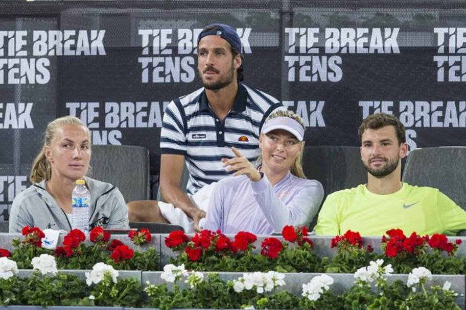 Halep stă în umbra Sharapovei! Nepăsător Simona privea cum Maria se giugiulea! GALERIE FOTO