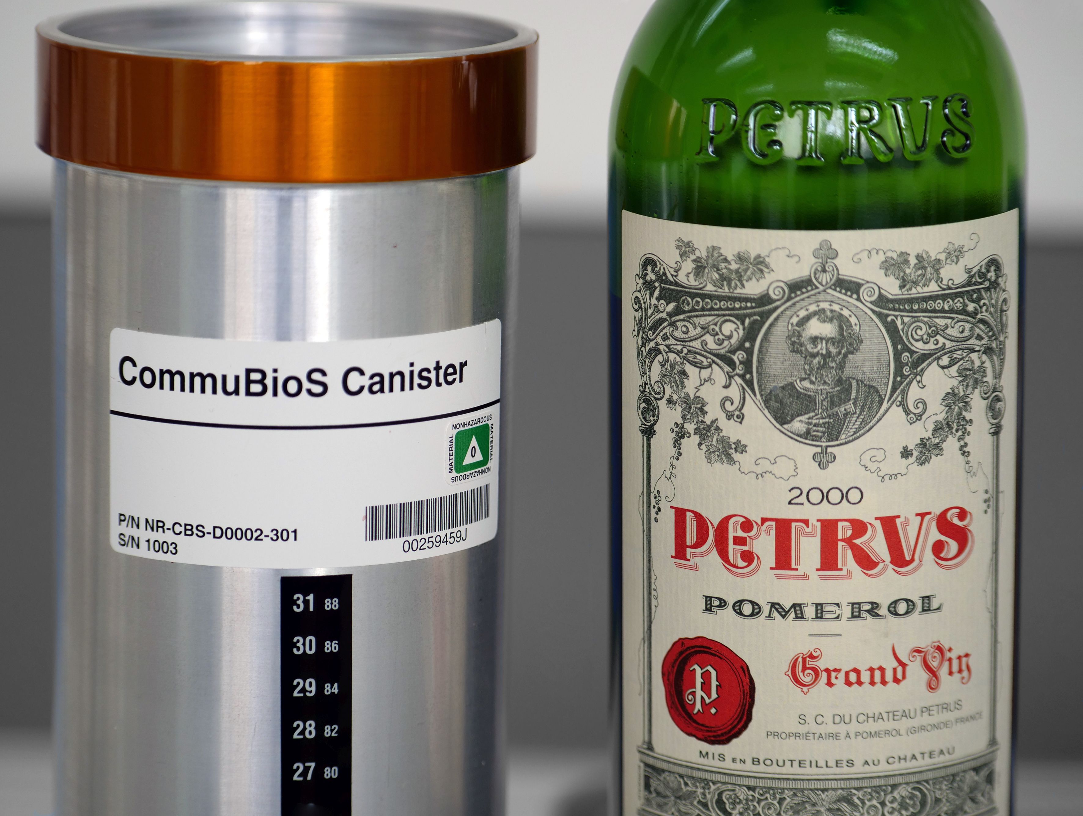 Cercetătorii au trimis 12 sticle de Petrus 2000 în spațiu, pentru 14 luni. Ce gust avea vinul de Bordeaux la revenirea pe Pământ