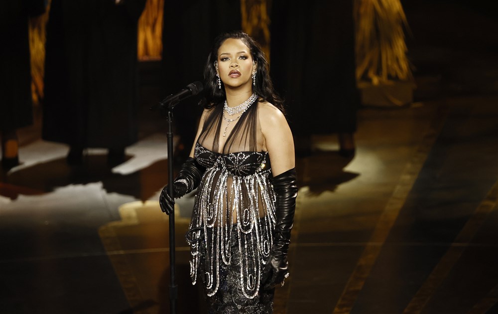 Rihanna, primele imagini cu cel de-al doilea copil. Ce nume neobișnuit a ales pentru fiul ei