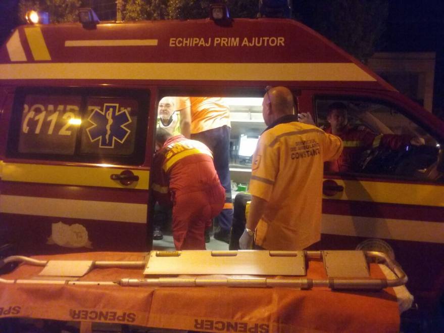 Doi muzicanți, loviți pe trecerea de pietoni în Mamaia. Șoferul era băut și a fugit de la fața locului