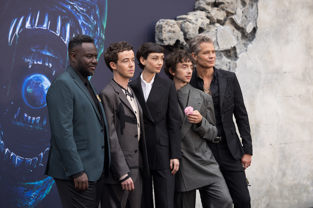 „Alien: Earth”, thrillerul SF semnat de Noah Hawley, promite să-și țină fanii în suspans. Dezvăluirile actorilor la premiera de la Londra