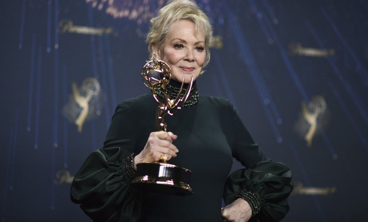 Premiile Emmy 2025: Serialele „Adolescense” și „The Pitt” domină gala. Lista câștigătorilor din principalele categorii