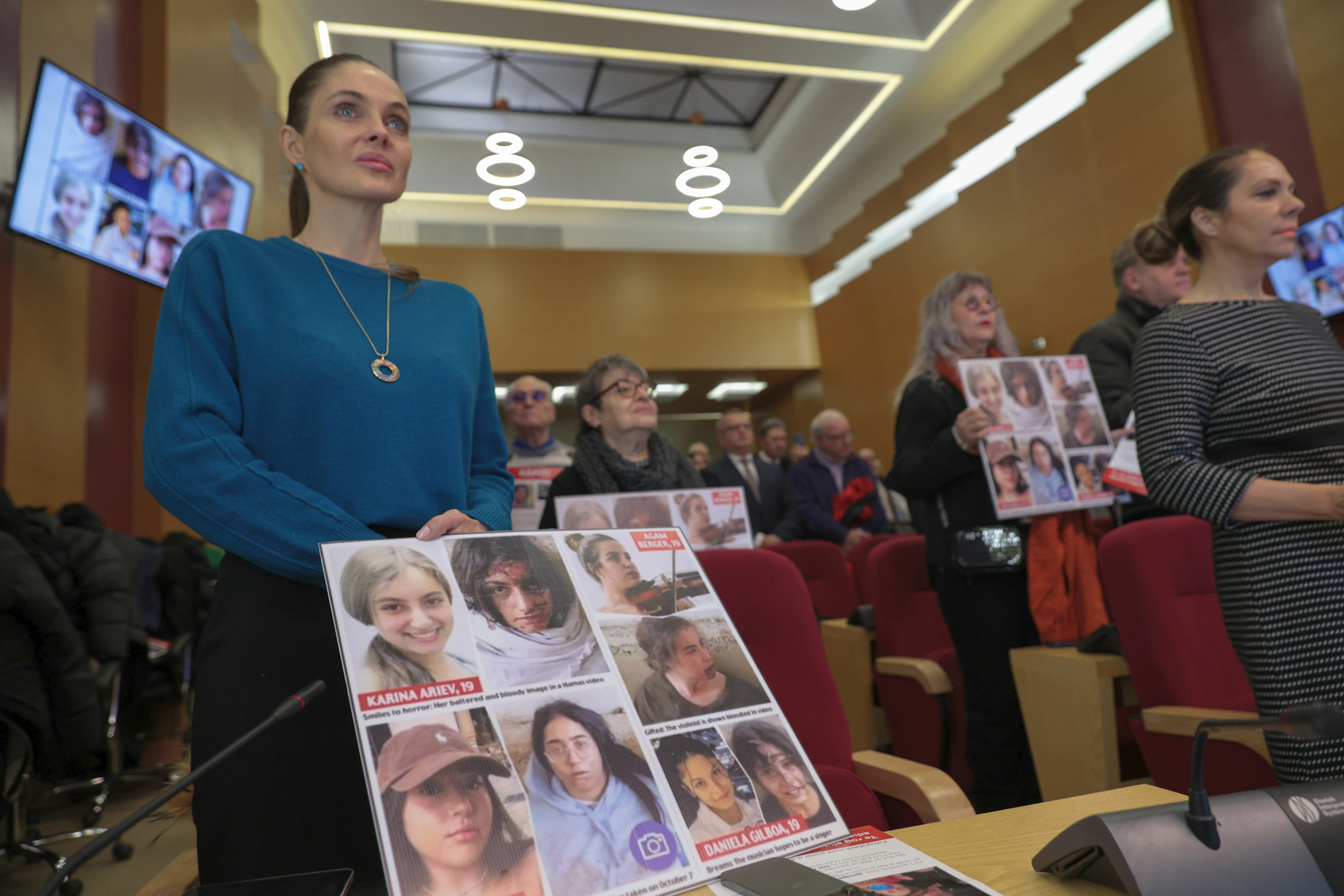 FOTO. 100 de zile de la începutul războiului. La București a avut loc o acţiune de solidaritate cu ostaticii răpiţi de Hamas în Fâşia Gaza
