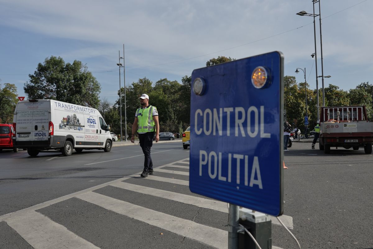 Șofer urmărit de polițiști, în București, și adus înapoi la locul unde i-au făcut semn să oprească: „Am crezut că mi-ați zis să merg mai departe”