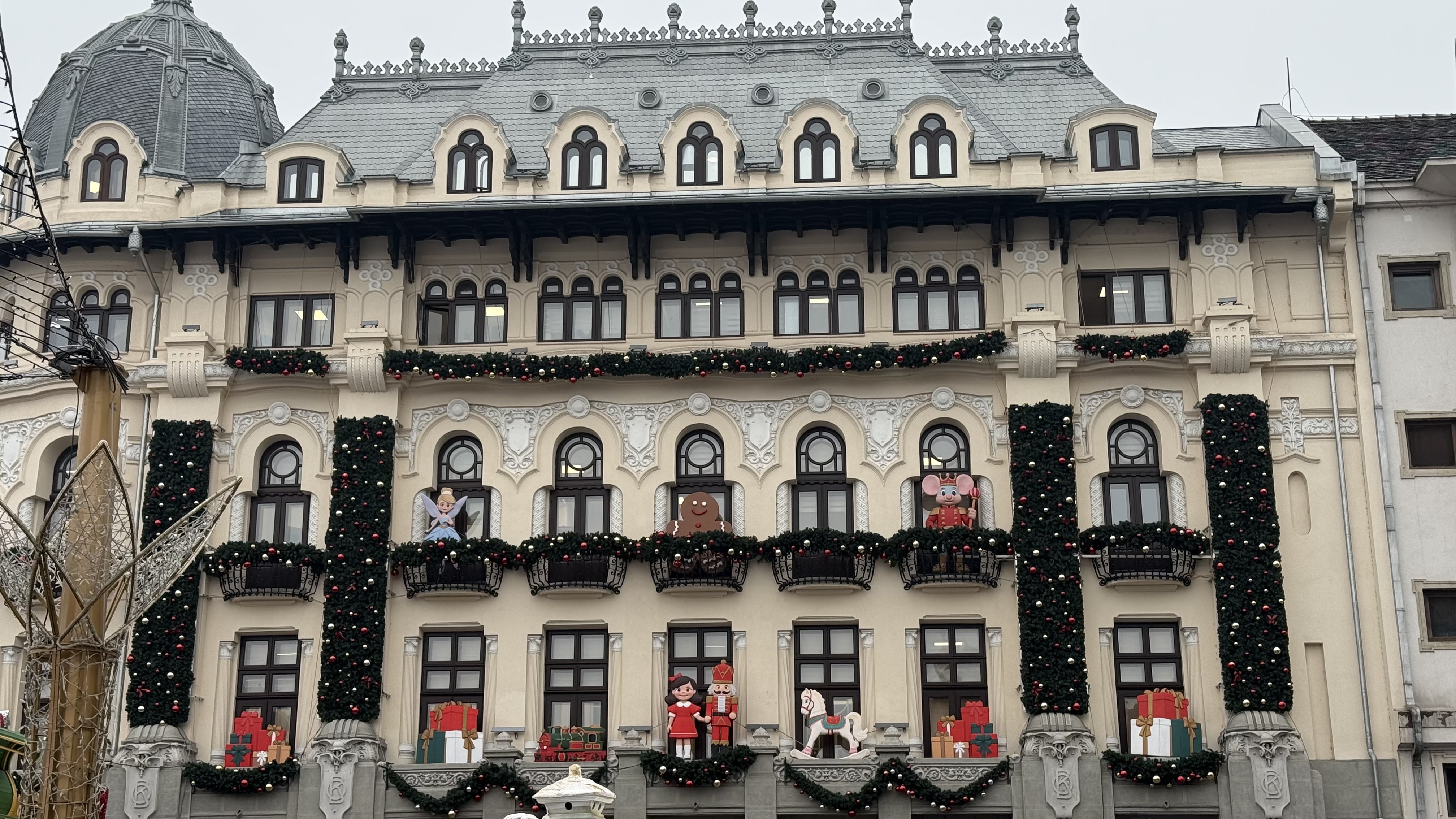 Nu doar cârnați și mici, ci și fotbal european în „vulcanul” din Bănie. Mii de străini au fost cuceriți de Târgul de Crăciun Craiova 2025