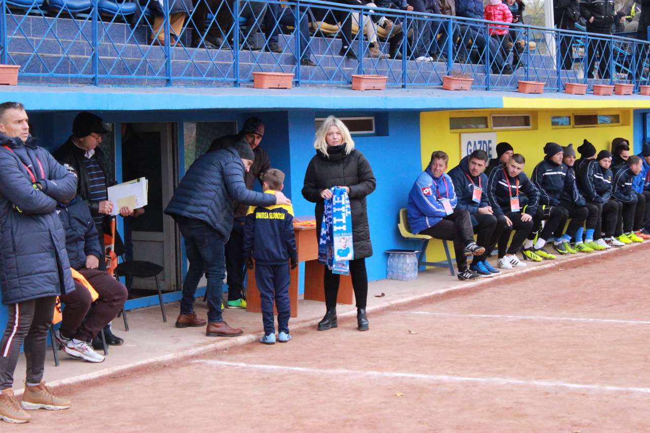 Lorena Balaci a lansat proiectul ”Duc infinitul pe fiecare stadion”