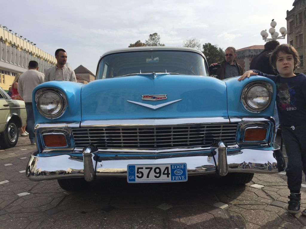 Mașina folosită de Robert Redford în filmul Havana, la Timișoara. E o replică, dar bijuteria a făcut furori printre iubitorii de mașini de epocă
