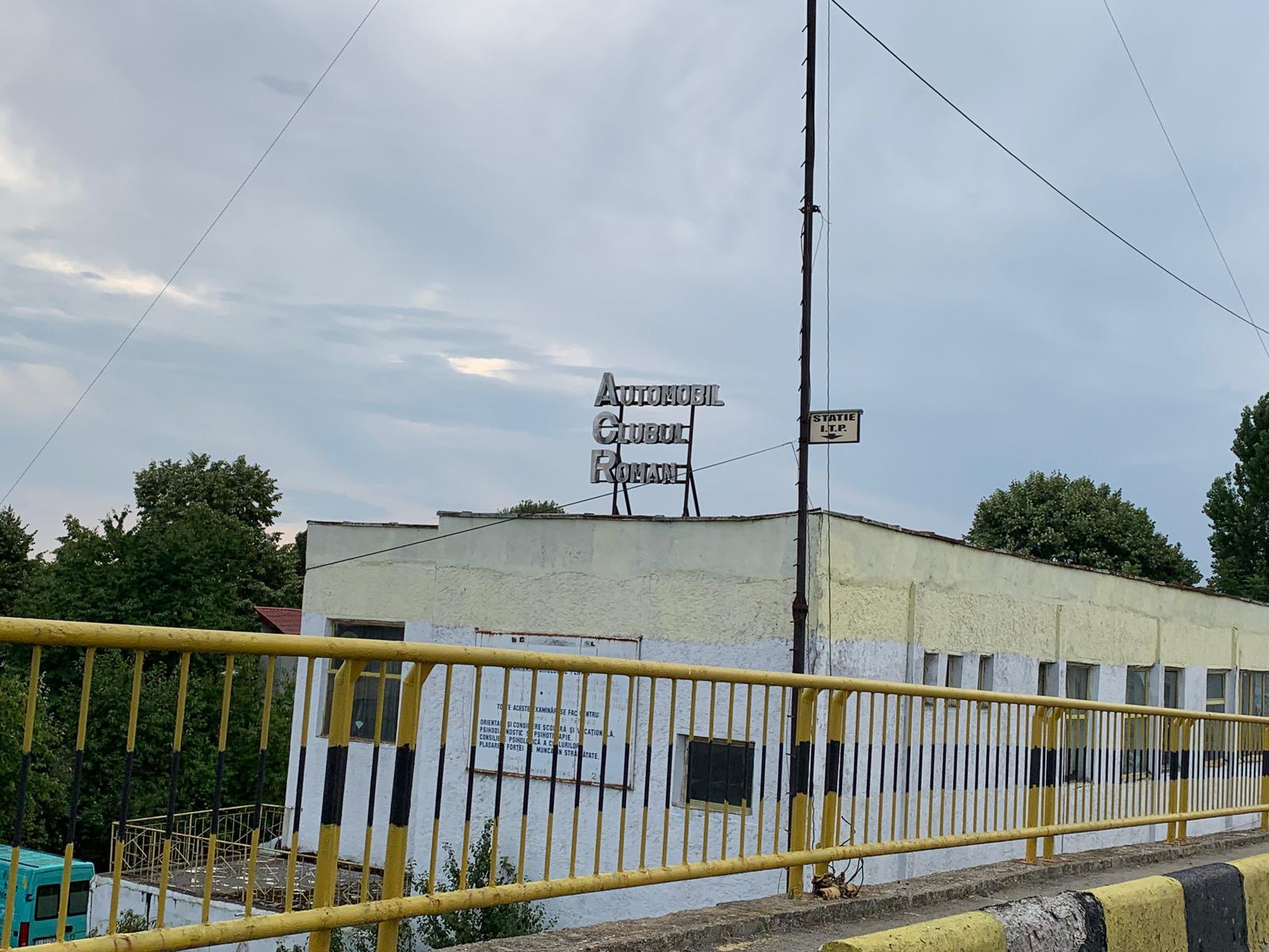 Șeful Automobil Club Român, acuzat că și-a făcut hotel plutitor și și-a luat Cadillac din banii membrilor! Constantin Niculescu este contestat de primul său contracandidat, după 24 de ani de când este la cârma ACR