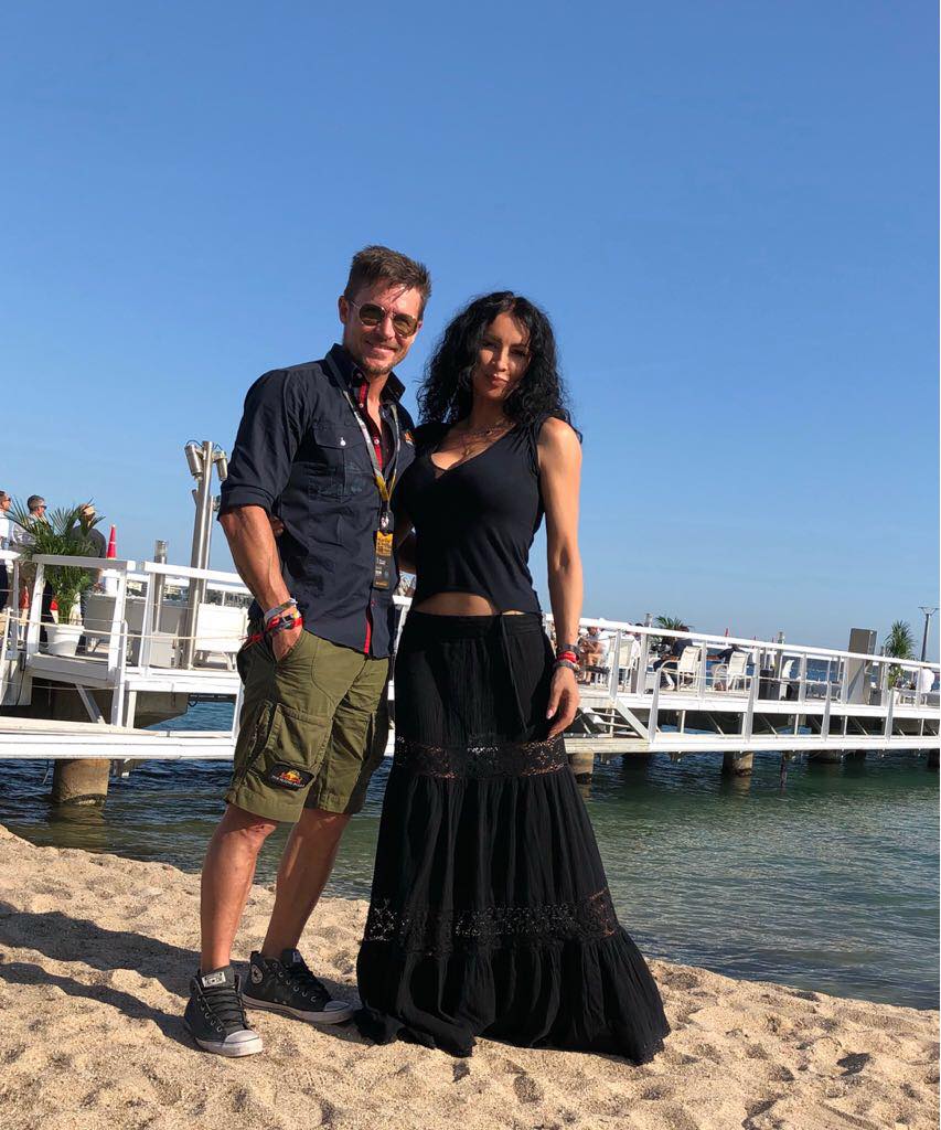 Cum au apărut Mihaela Rădulescu și Felix Baumgartner în vacanță, în Franța. El a transmis: „Mă bucur de viață cu iubita mea”