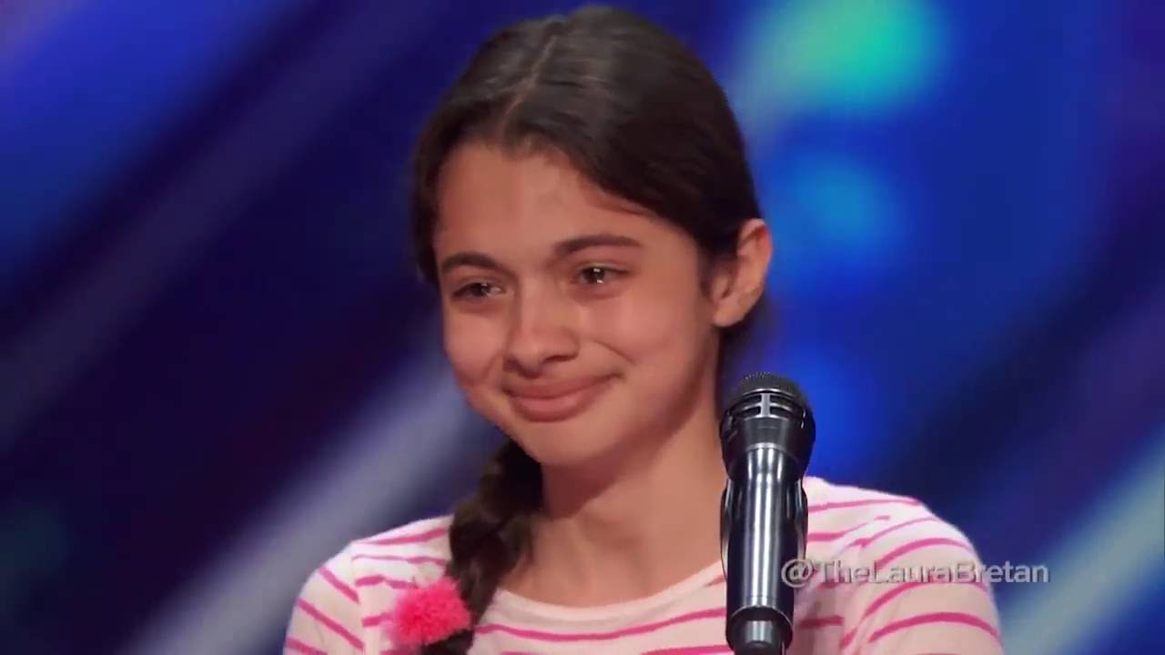 Laura Bretan, câștigătoarea „Românii au talent 2016”, a împlinit 21 de ani. Cum arată acum și ce surpriză le-a făcut fanilor