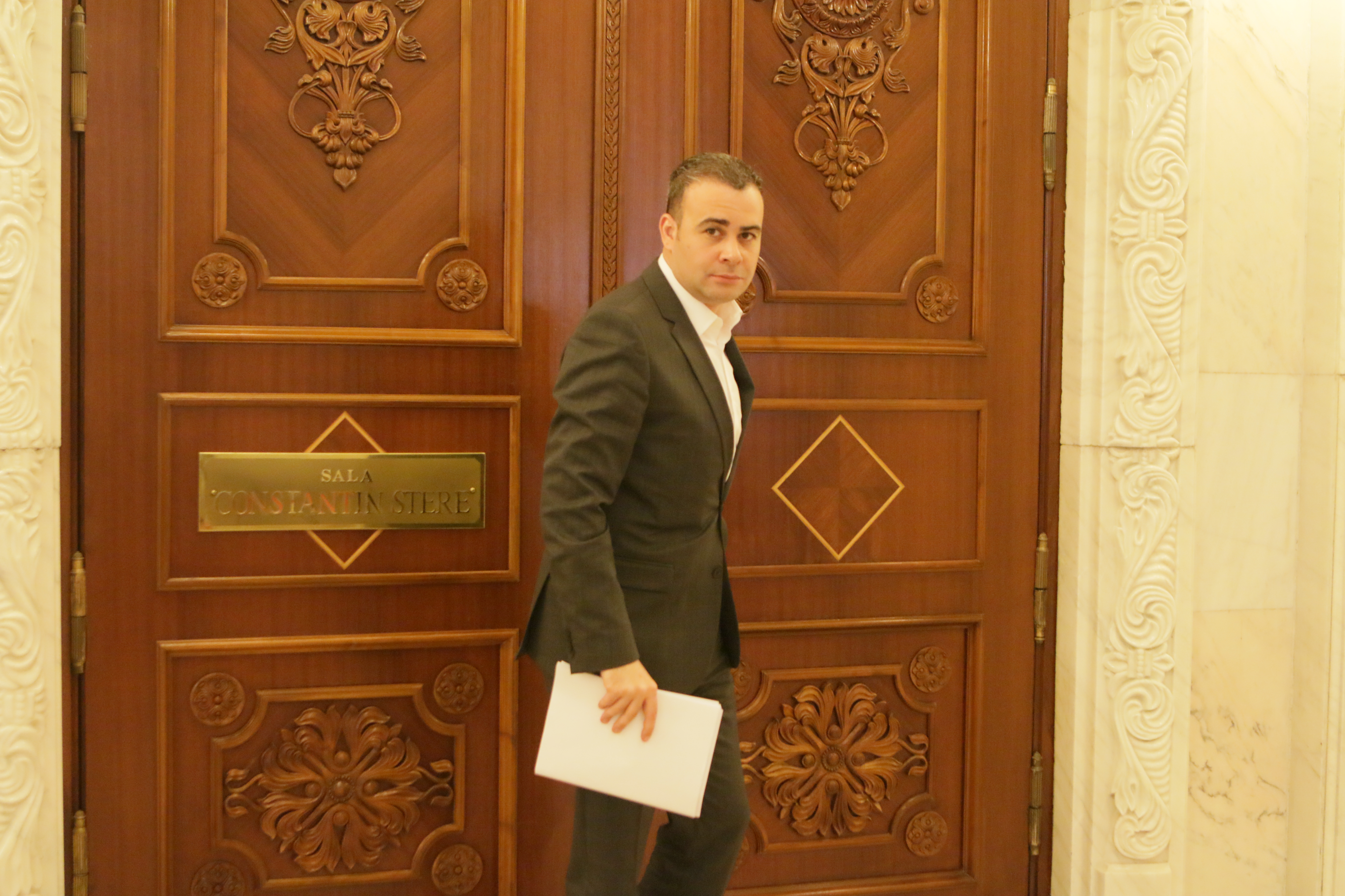 Atunci și Acum: Darius Vâlcov a intrat în politică sub aripa lui Traian Băsescu și a ajuns ”creierul” guvernării PSD-ALDE