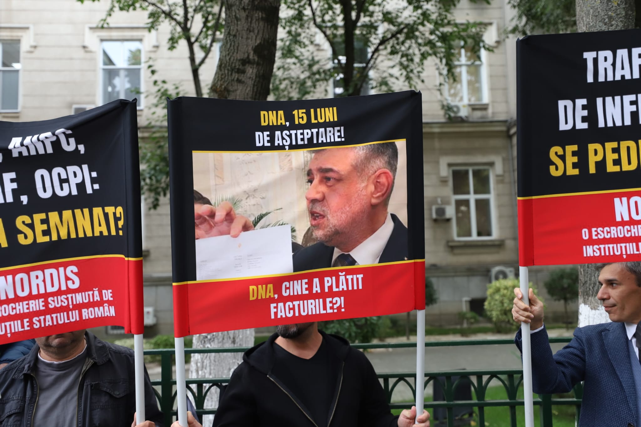 Păgubiții Nordis protestează în fața DNA