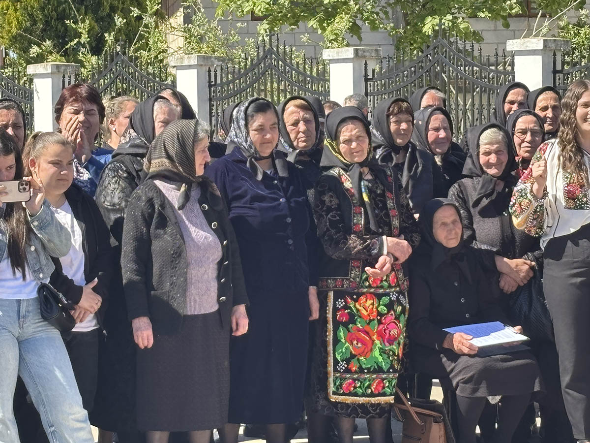 Boboșarca, Duminica Mironosițelor, în satul bulgarilor din Băleni Sârbi: „Doamne Dumnezeule! Ne bucurăm de El în salata, în varza și Învierea pe care ni le dă!”