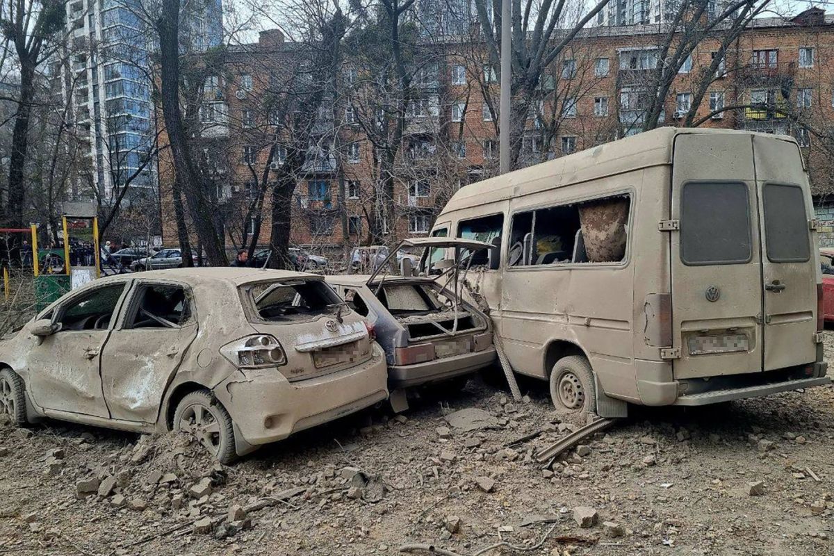 Rusia a atacat din nou Kievul cu rachete. Imagini cu urmările loviturilor asupra Capitalei ucrainene