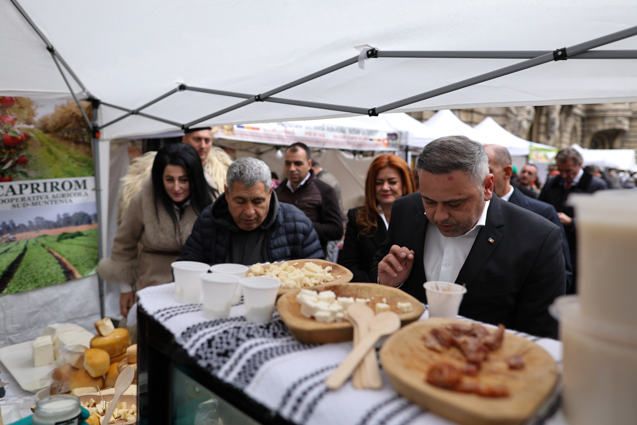 Spectacol culinar în curtea Ministerului Agriculturii. Am vizitat „Târgul de lăsatu’ secului” din București