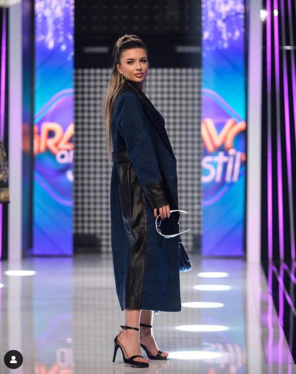 A lucrat la Parlamentul României, iar acum apare la „Bravo, ai stil!”. Cine e Diana Vulturu, noua concurentă din show-ul de modă