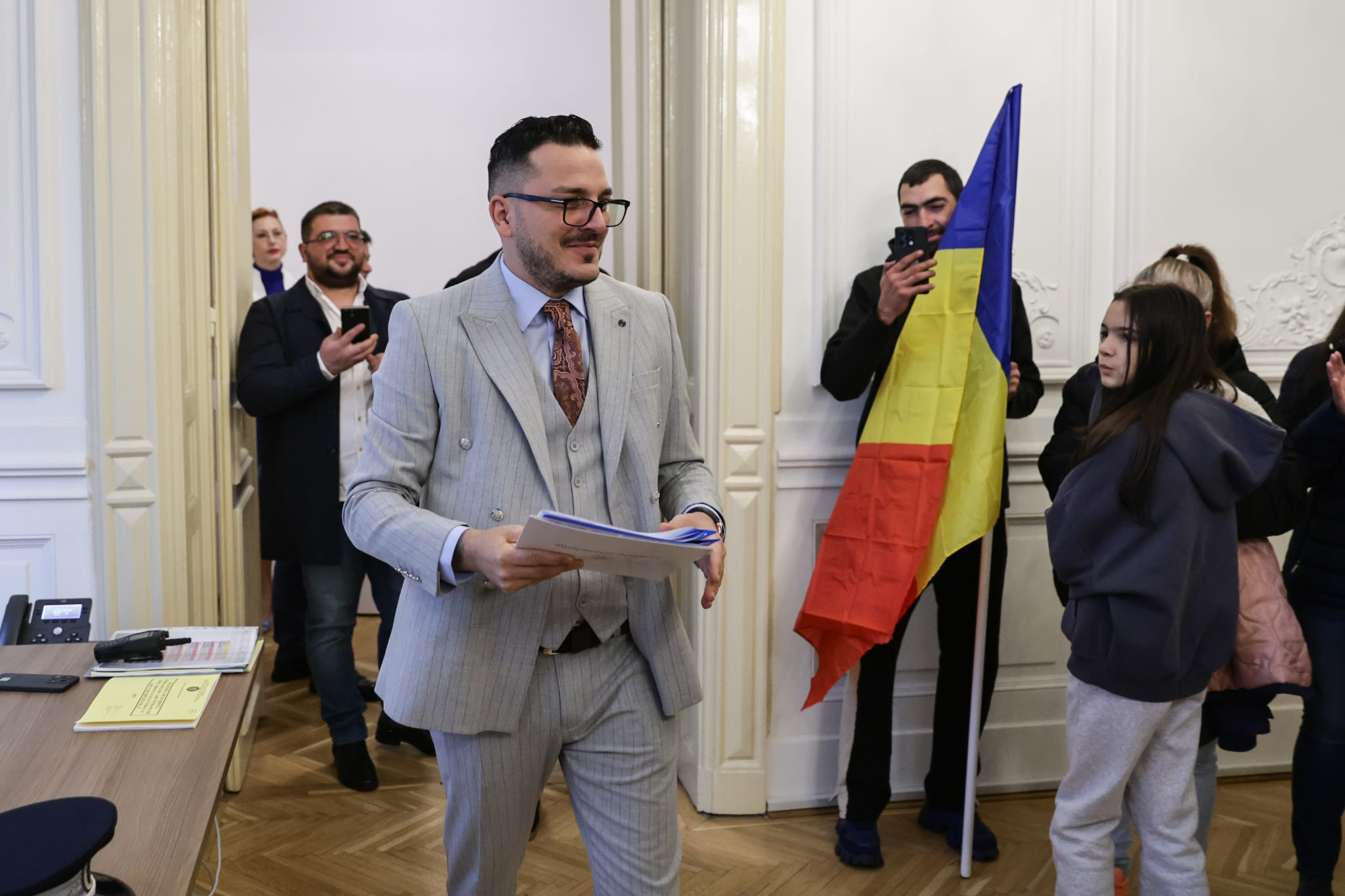Promisiunea făcută de Makaveli la depunerea candidaturii pentru Primăria București: „Nu sunt olimpic, n-am nici concubină”