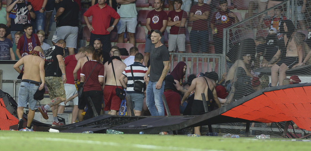 Arbitrul Colțescu a scăpat miraculos din revoluția de la Praga | FOTO&VIDEO