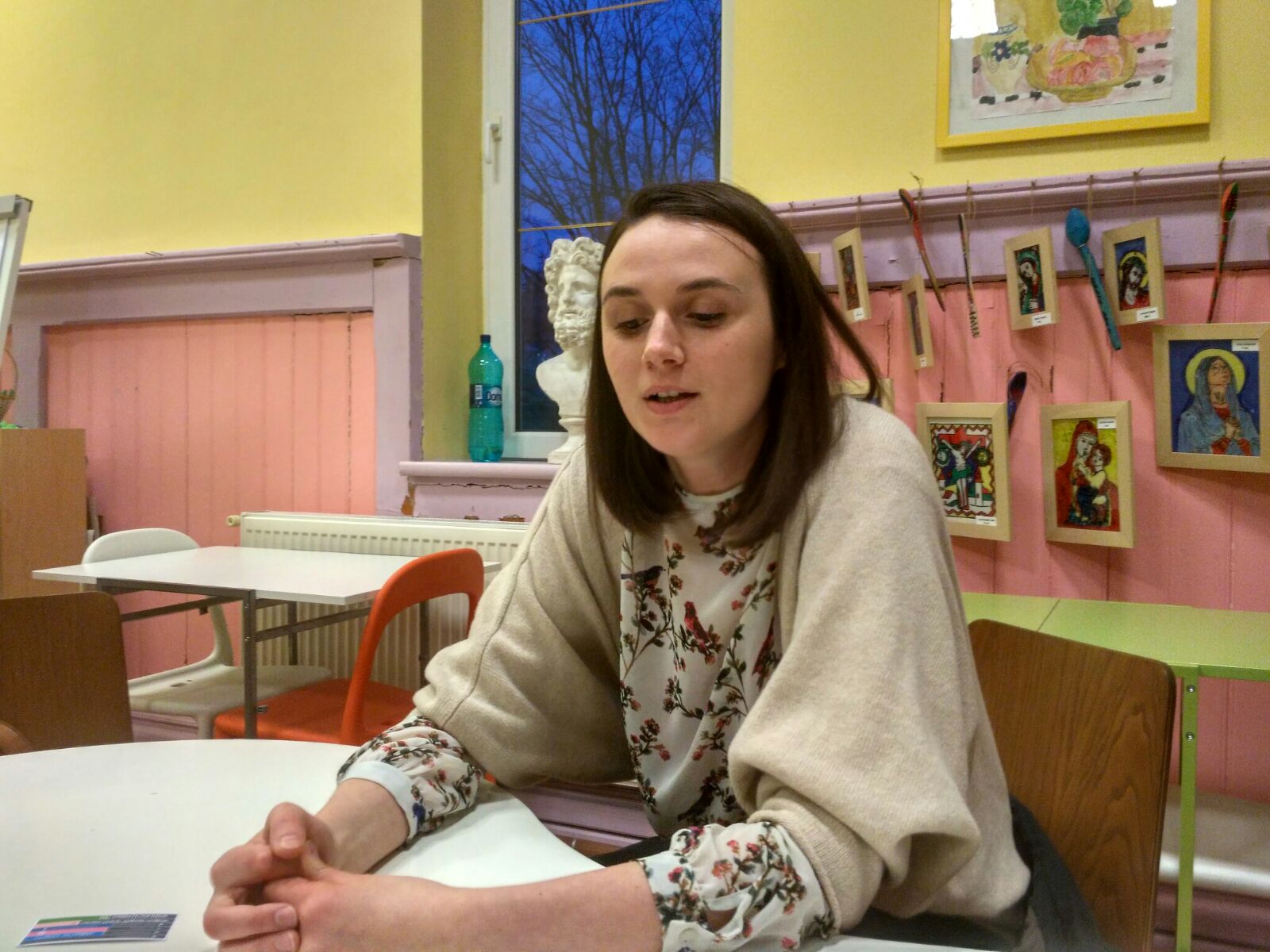 REPORTAJ/ Tânăra artistă care are o afacere unică în România. A dat munca de la bancă pe … Printosferă - FOTO