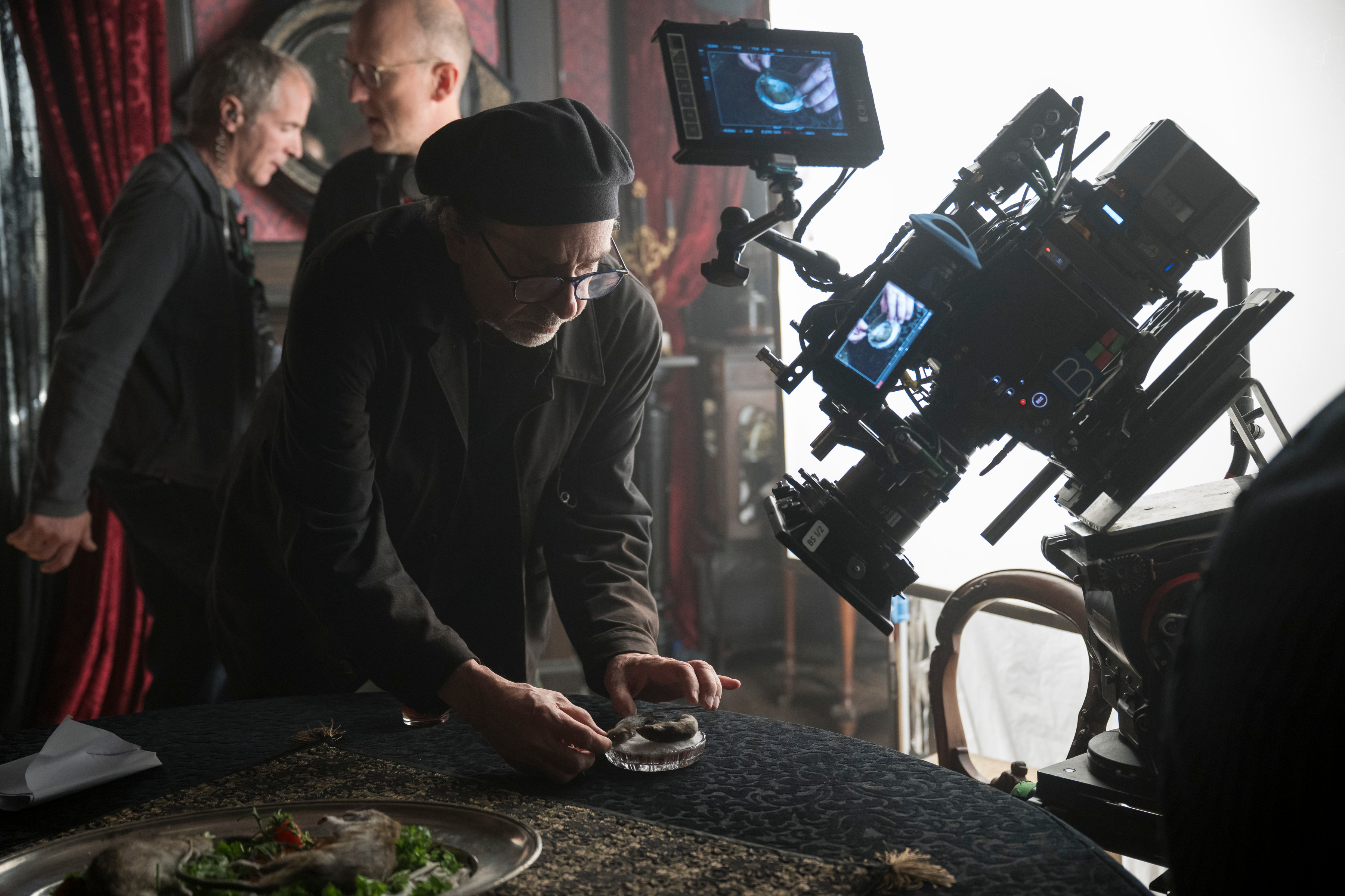 Tim Burton, despre schimbările din sezonul 2 al serialului Wednesday. Cum a fost să filmeze în Irlanda, după ce a renunțat la România