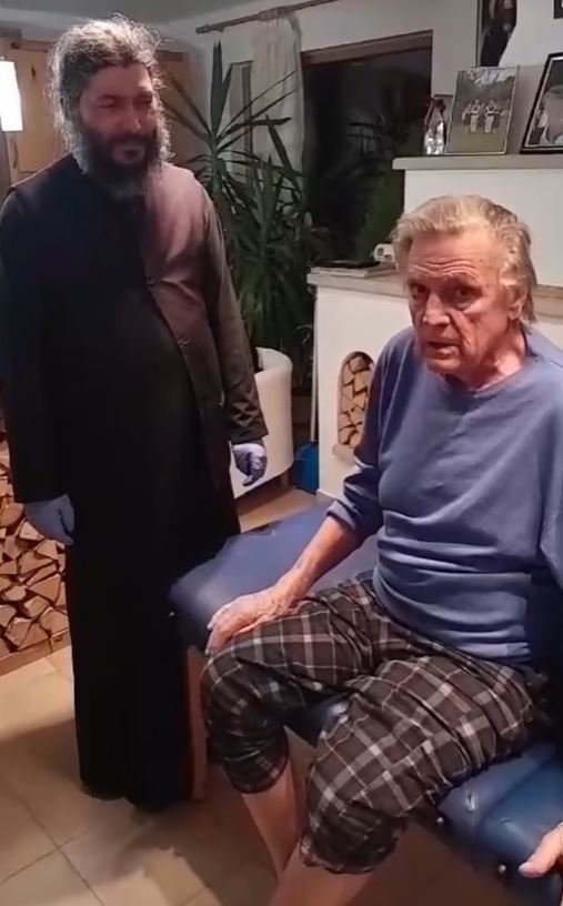Dan Negru a aflat adevărul despre presupusa retragere la mănăstire a lui Florin Piersic. L-a sunat pe actor: „Nu te-ai călugărit, măi, Florine?”