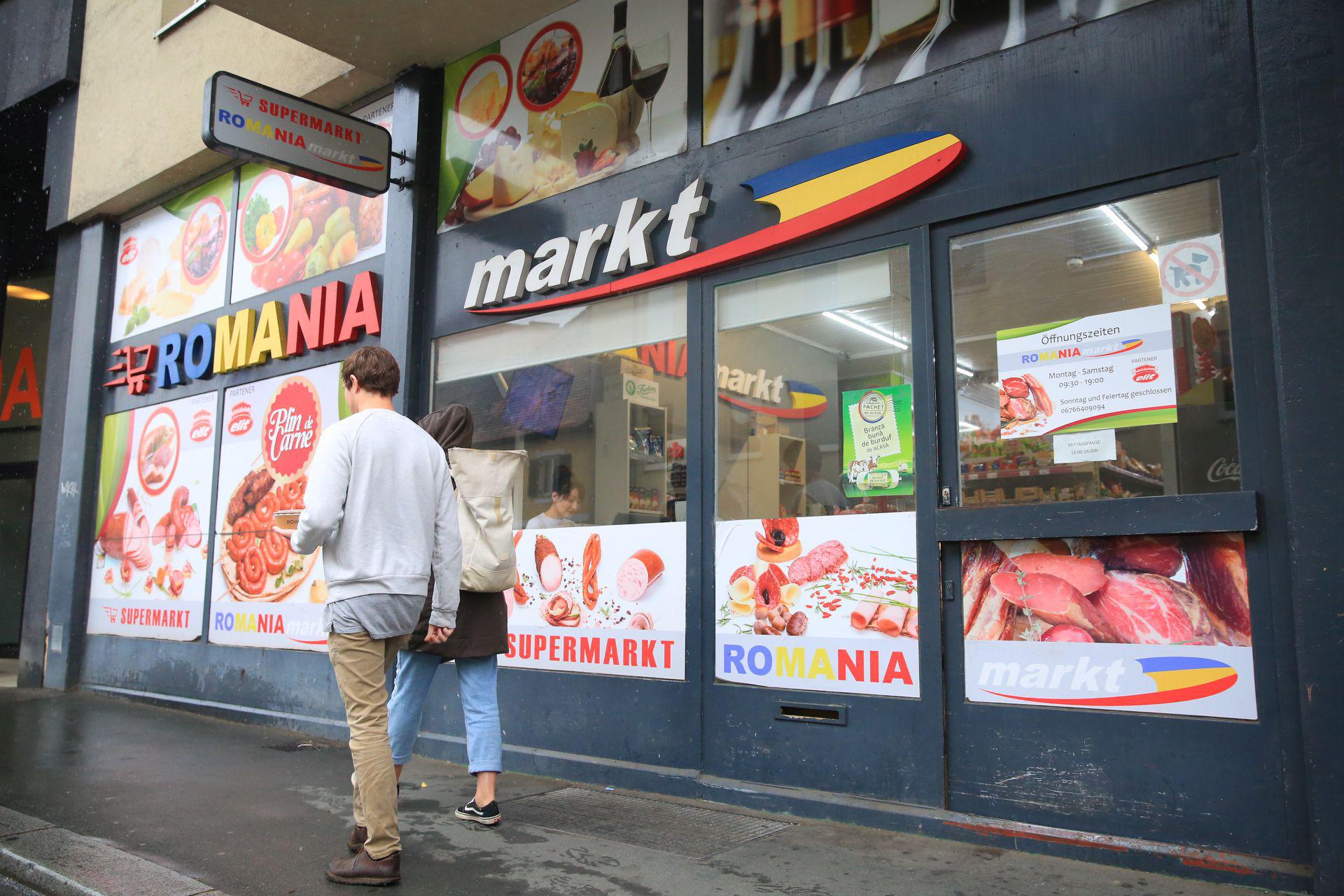Cât costă kilogramul de urechi de porc și pateul de ficat în magazinul din Austria al unui comerciant român