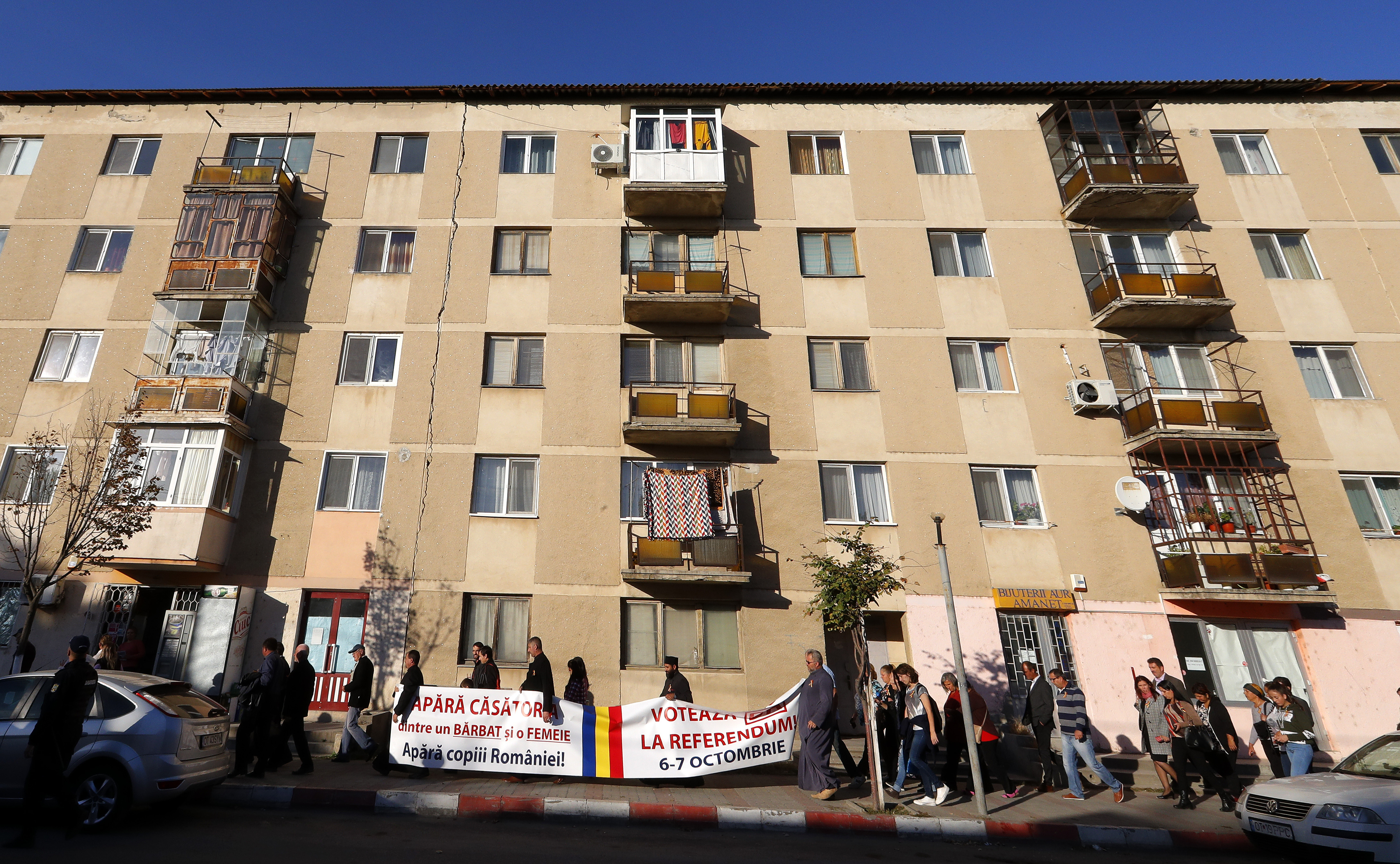 GALERIE FOTO| Presa străină scrie pe larg despre referendumul pentru familie organizat în România: E vorba de clarificarea limbajului din Constituție