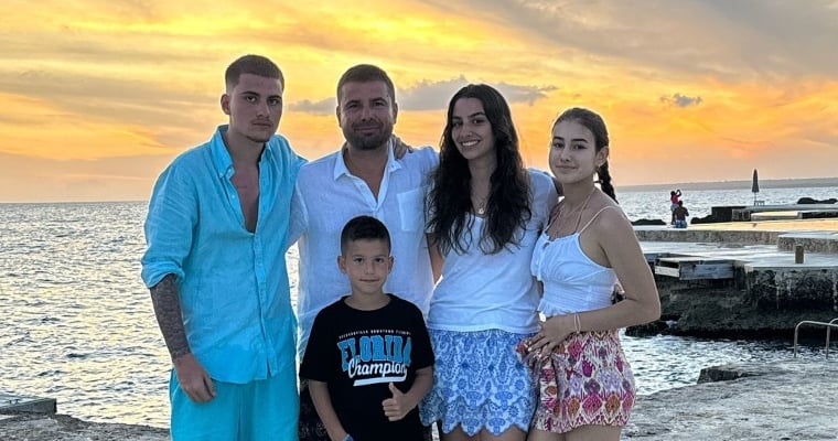 Imagini rare cu fiicele lui Adrian Mutu. Actuala și fosta soție a antrenorului au sărbătorit împreună ziua Adrianei