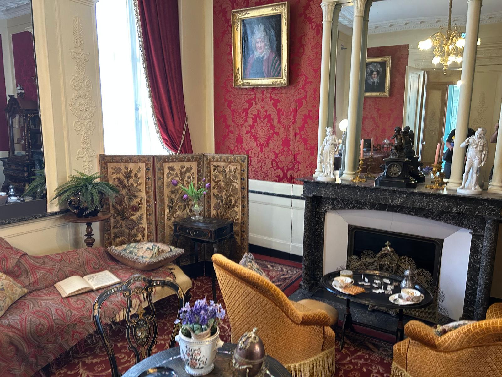 Ce muzee să vezi în Franța. De la Vagonul Armistițiului la casa natală a lui De Gaulle și Maison Léonie a lui Proust, de la Château de Saché Balzac la nuga și Nationale 7. Plus Amboise, câteva plaje și un munte