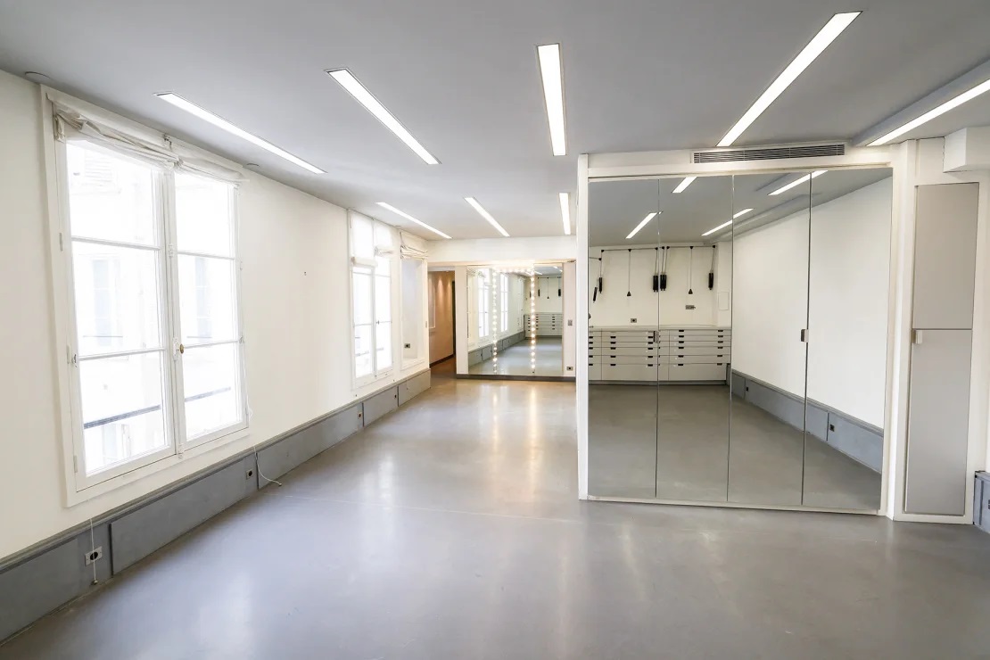 Imagini cu apartamentul din Franța al lui Karl Lagerfeld. Locuința de lux a fost vândută cu 10 milioane de euro
