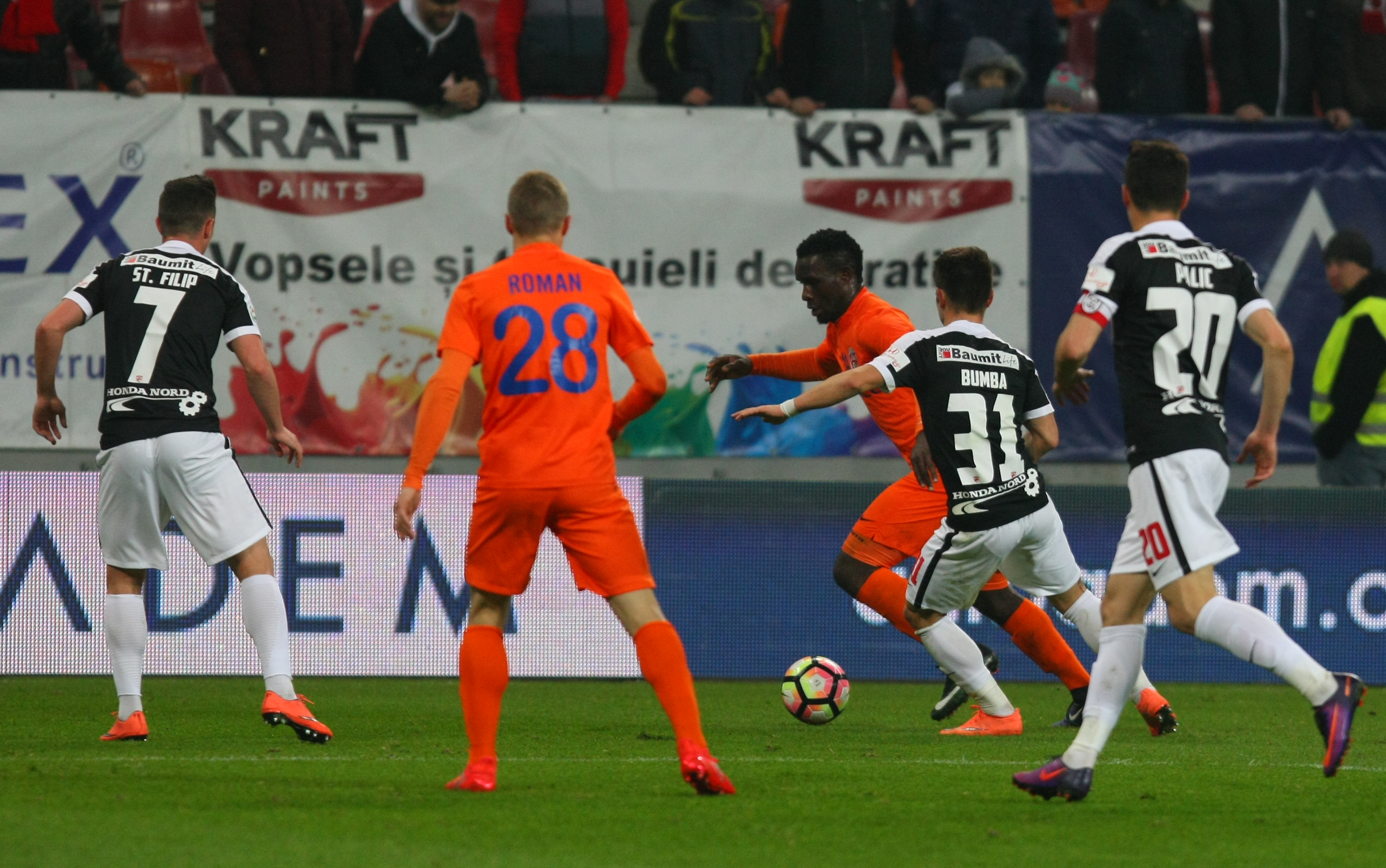 Liga 1, etapa a 24-a. Dinamo - FC Botoșani 1-0. Debut reușit pentru Contra, după un meci cu multe ocazii mari  | GALERIE FOTO