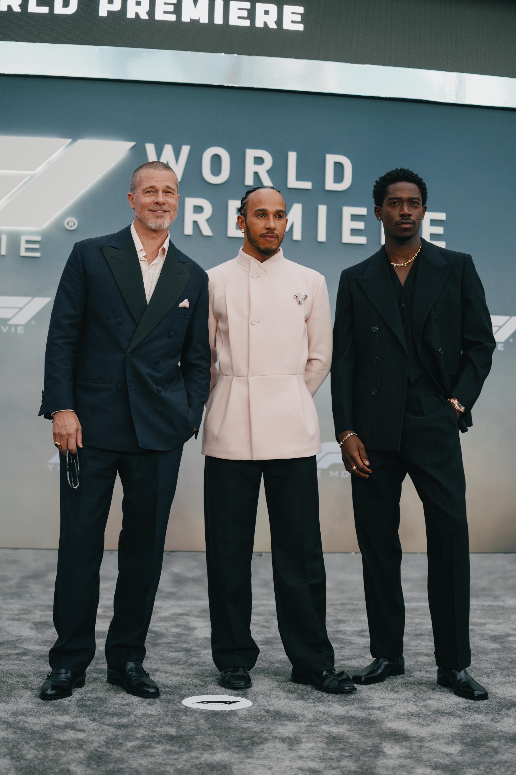 Brad Pitt, dezvăluiri din spatele camerelor de filmat. Cum s-a înțeles cu Javier Bardem și Lewis Hamilton: „Un gentleman” | INTERVIU