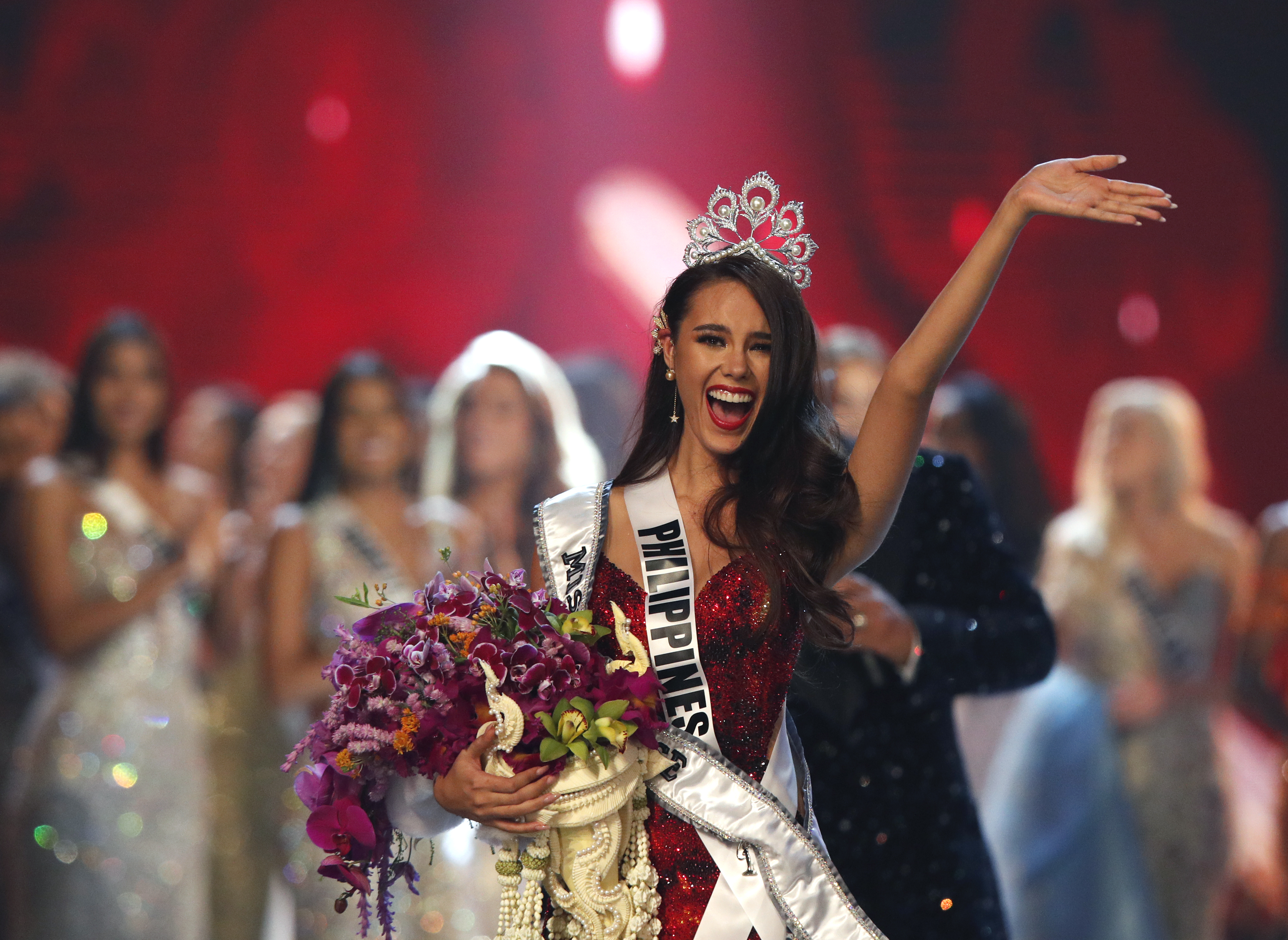 GALERIE FOTO. Ea este Miss Univers 2018! Are 24 de ani și nu a vizitat niciodată Europa