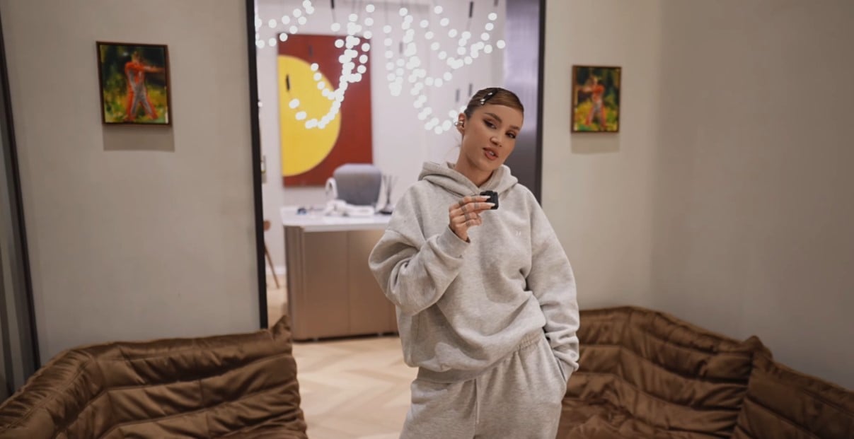 Imagini cu casa din București în care locuiește Alina Ceușan. Sora ei s-a ocupat de design și doar în reviste mai vezi așa ceva