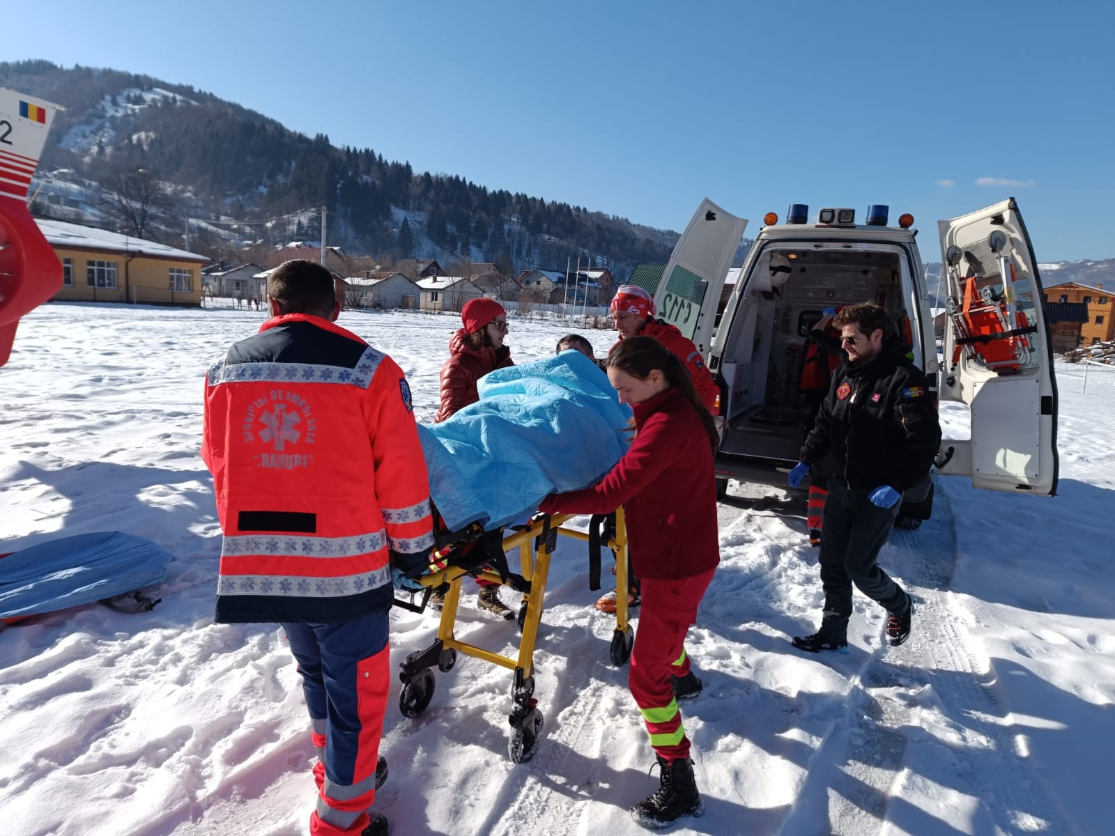 Ucraineni cu hipotermie și degerături, găsiți în apropiere de frontiera maramureșeană cu Ucraina, după un drum de patru zile prin munți