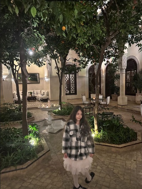 Imagini rare cu fiica Mădălinei Ghenea. Cât a crescut Charlotte, care la șase ani e pasionată de olărit