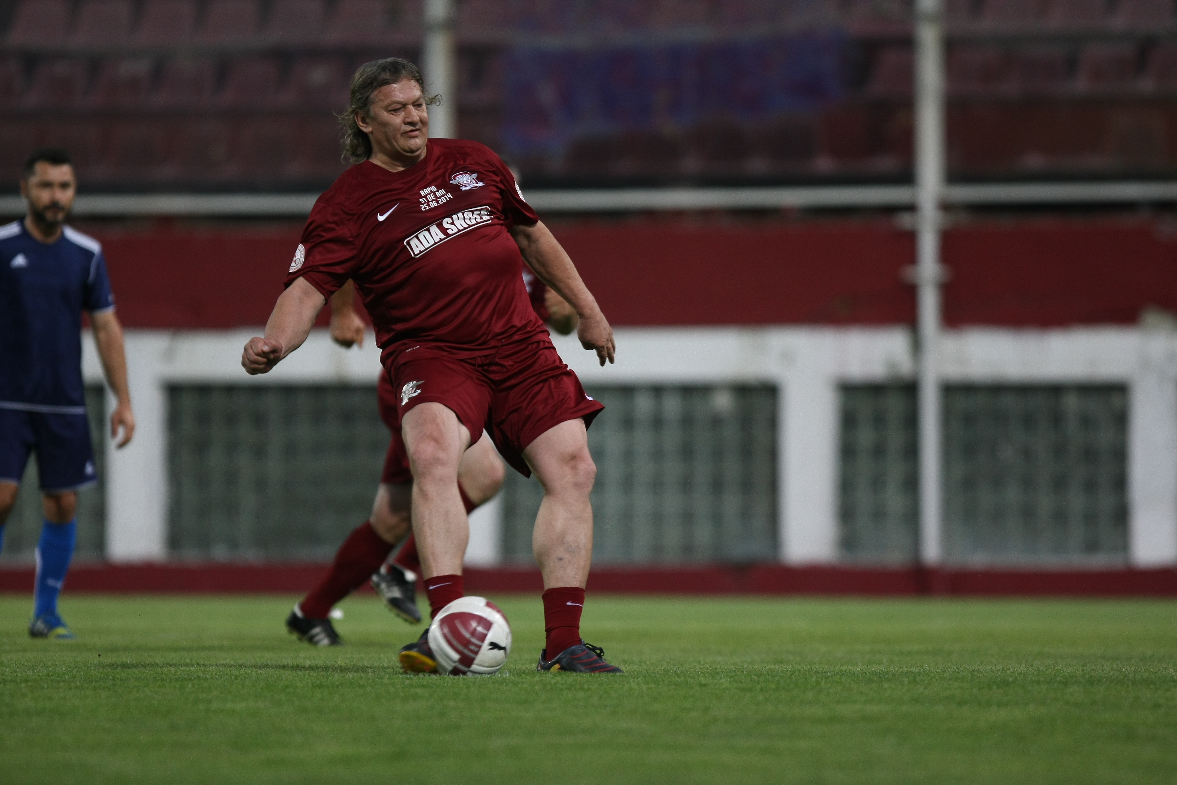 Lupu, fotbalistul pe care Lucescu îl considera mai talentat decât Hagi, este în stare gravă, în spital. ^A avut o viață ca-n filme, cu rol de băiat rău! / VIDEO