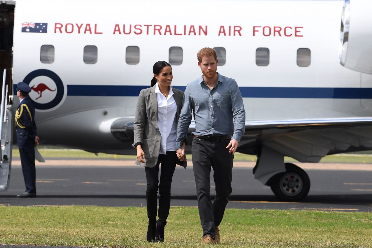 FOTO| Kate Middleton a apărut public într-o ținută inspirată de una purtată de Meghan Markle cu câteva zile înainte