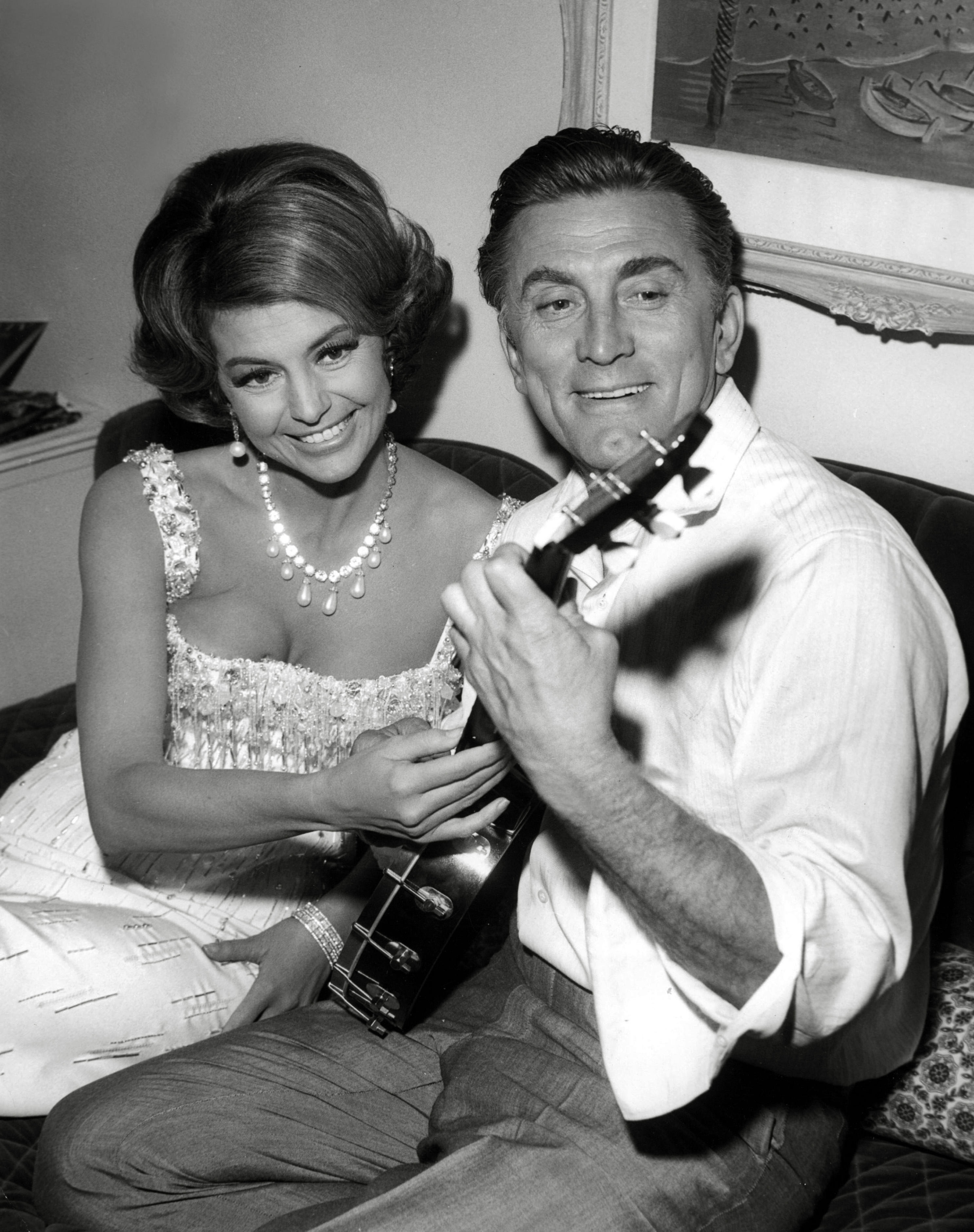 Actorul Kirk Douglas a murit la 103 ani. Mesajul transmis de fiul său, Michael Douglas