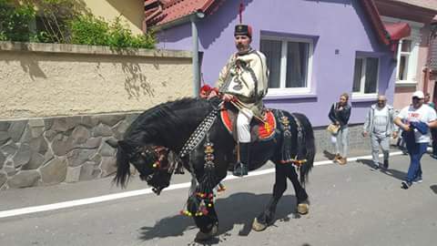 Mii de oameni au asistat la Parada Junilor la Brașov | GALERIE FOTO