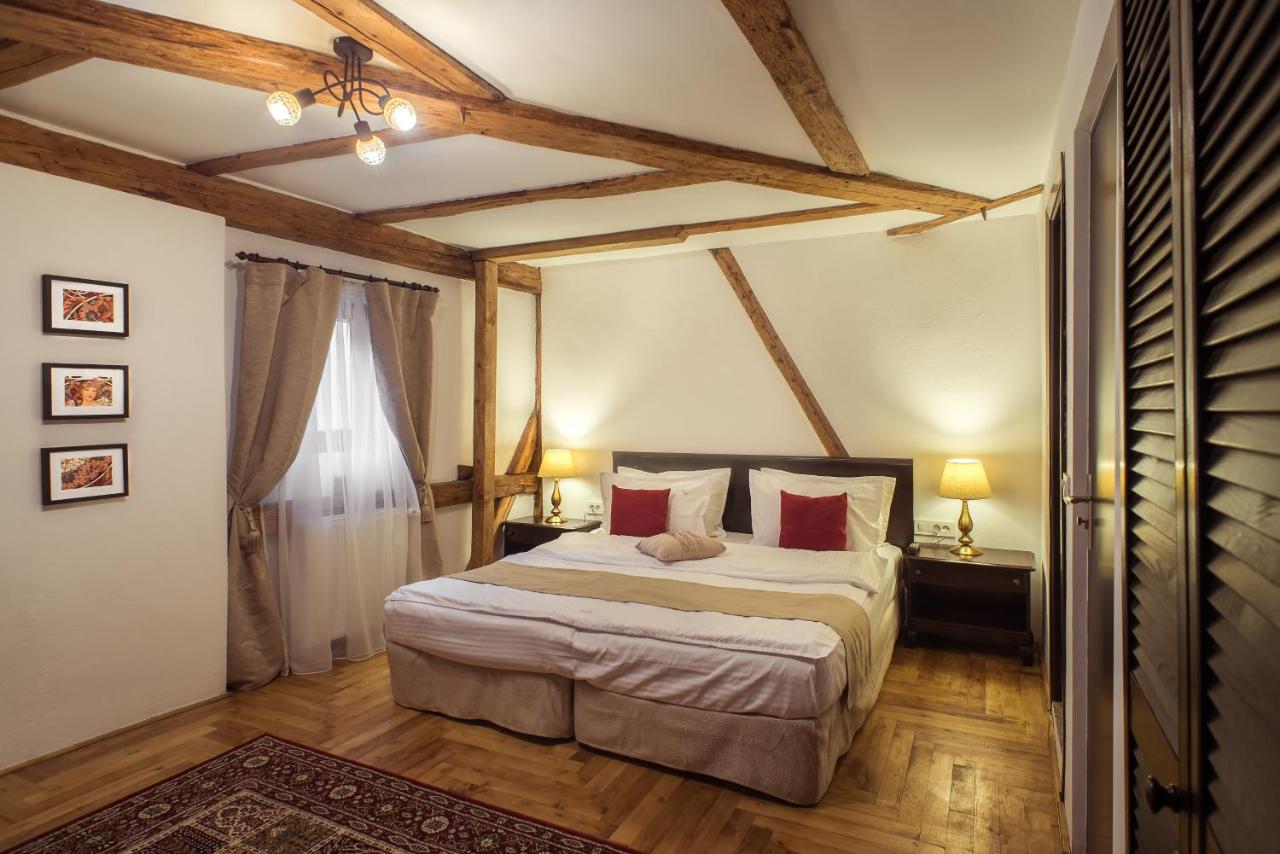 Cât costă să petreci Revelionul la hotelul din Brașov al Simonei Halep. Prețurile nu sunt pentru toată lumea