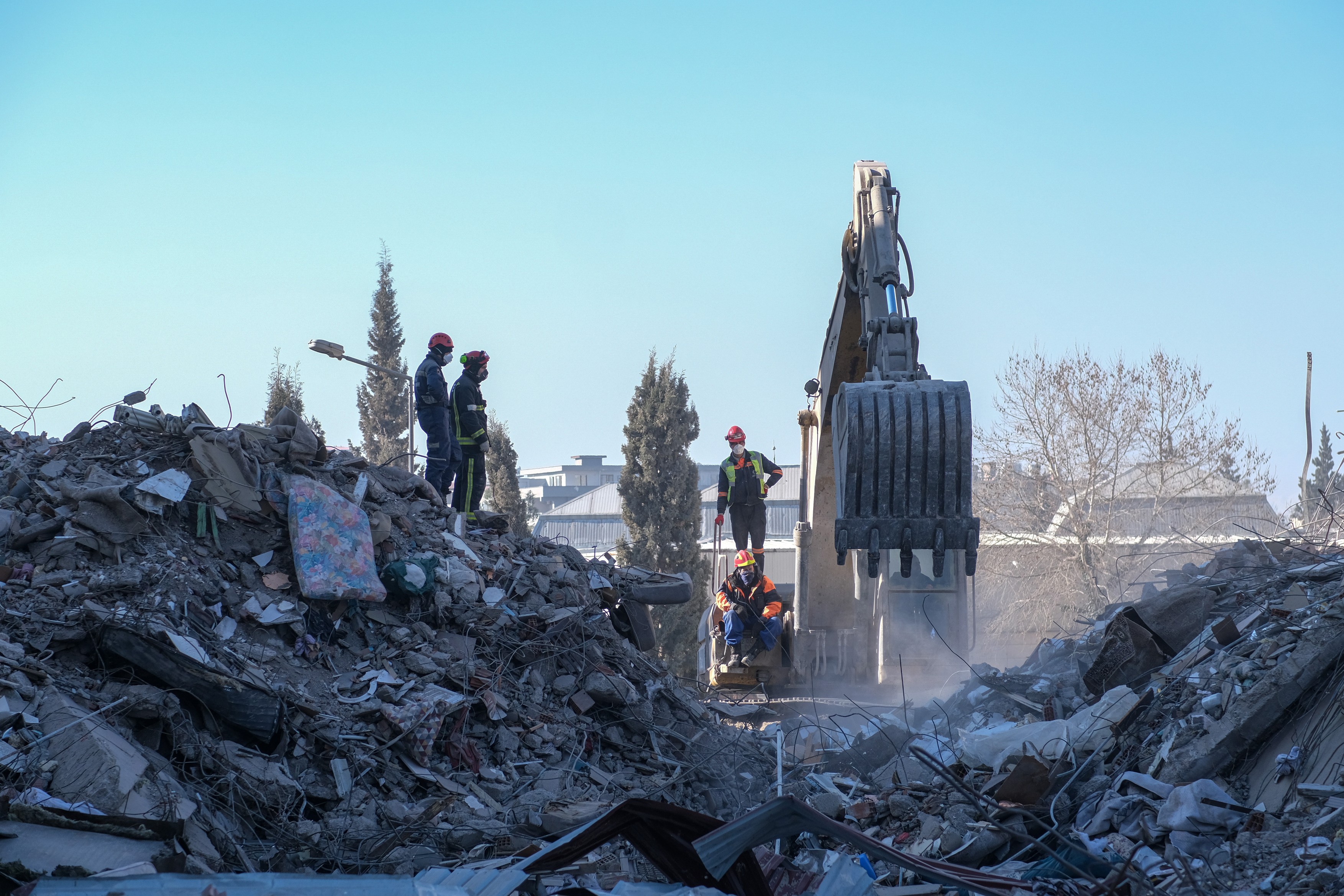 Peste 41.000 de morți, în Turcia și Siria, după cutremur. Tot mai puțini oameni sunt scoși în viață din ruine