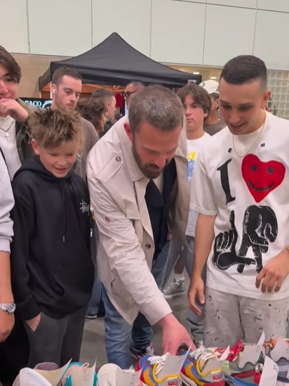Reacția lui Ben Affleck când fiul său i-a cerut o pereche de adidași de 6.000 de dolari. Trucul folosit la cumpărături