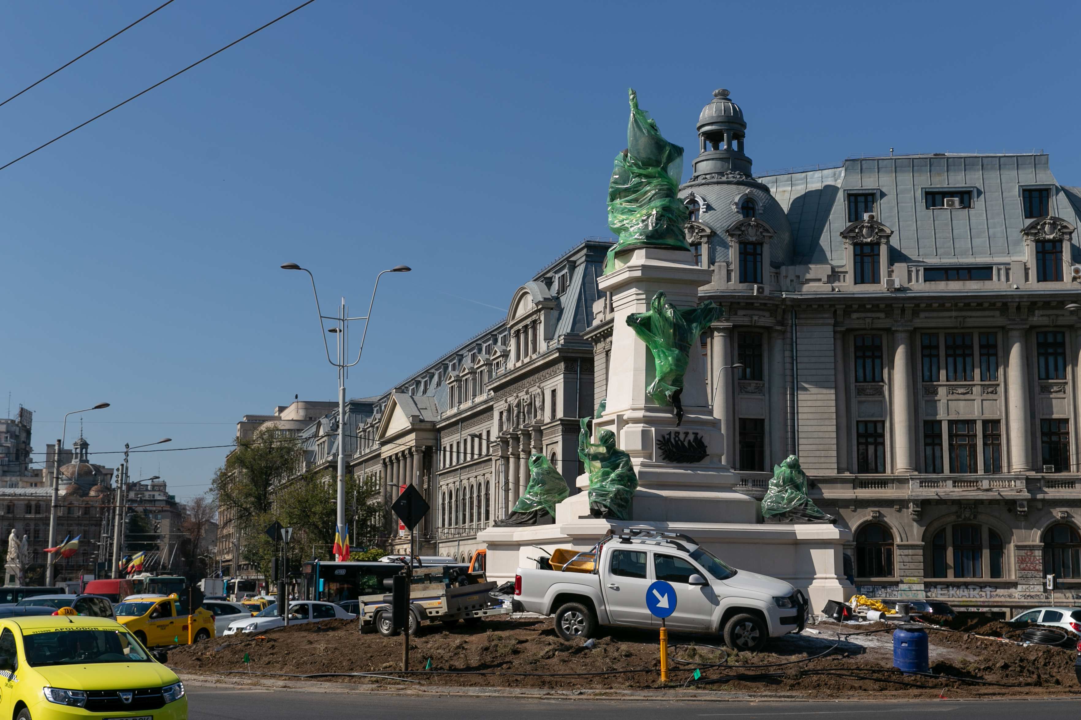 Cum arată monumentul lui Ion C. Brătianu, din Piața Universității, înainte de inaugurare