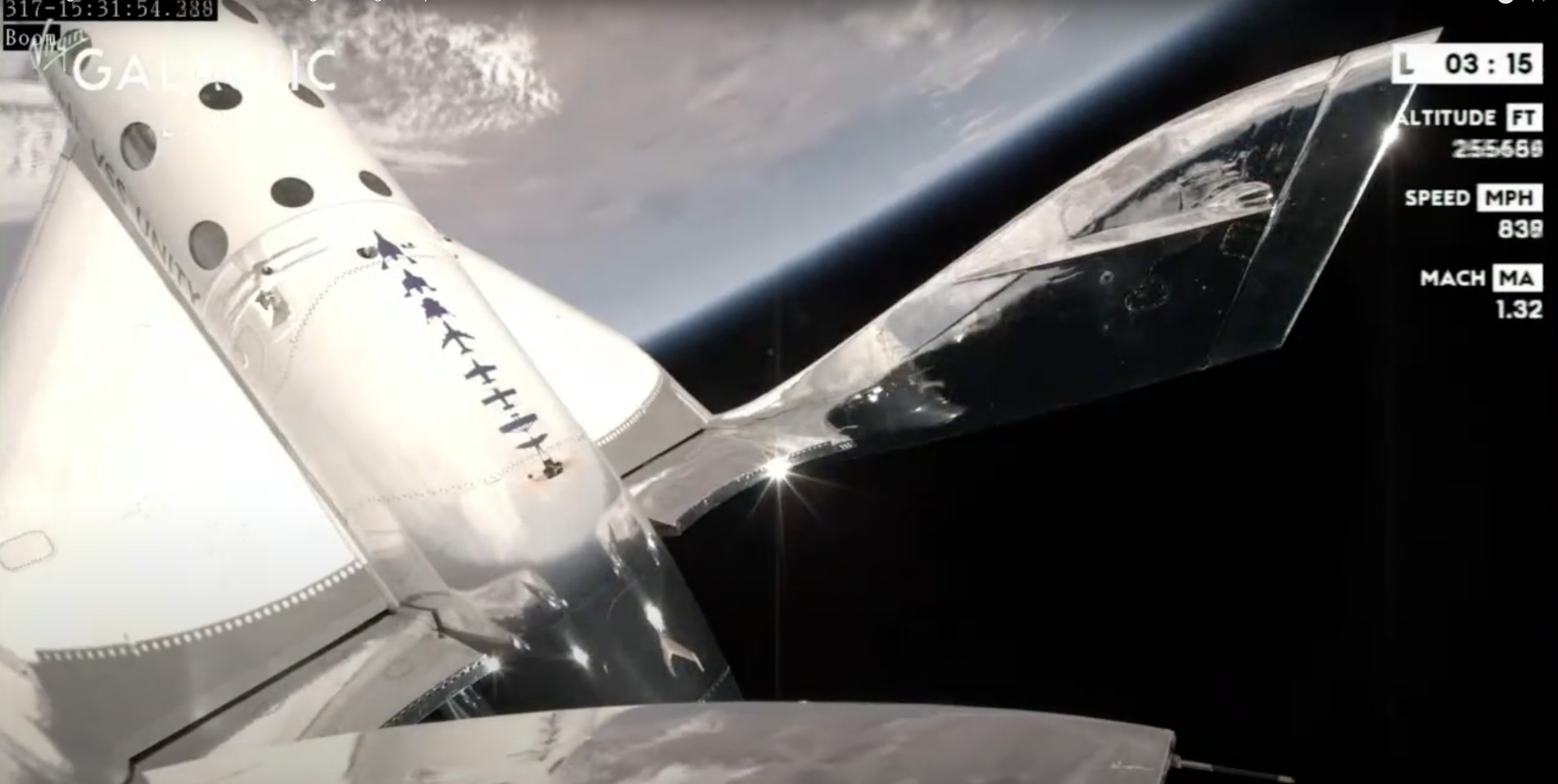 Primul zbor comercial al Virgin Galactic a ajuns în spațiu. Clienții care au plătit sute de mii de dolari pe un bilet au petrecut câteva minute în imponderabilitate