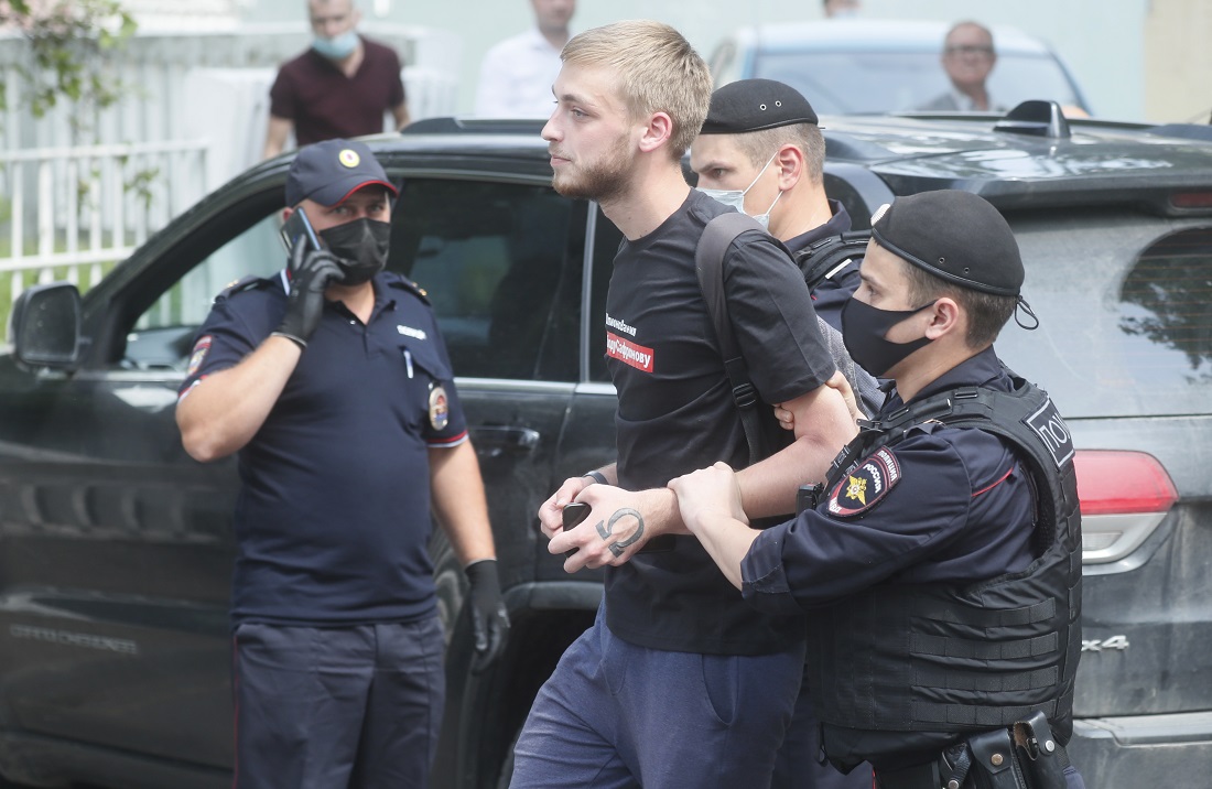 Mai mulți jurnaliști ruși au fost arestați, după ce au participat la o manifestaţie de susţinere a unui fost coleg