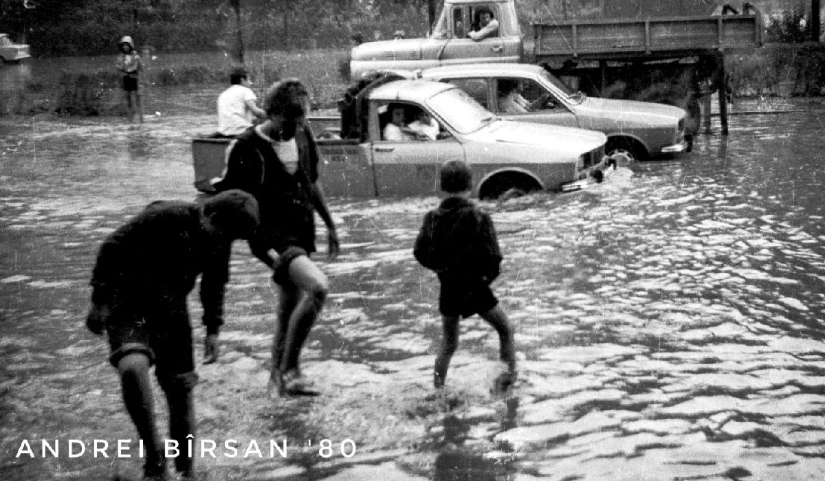 Cod roșu de ploi torențiale în București. Cum arăta zona Dristor în timpul inundațiilor din vara lui 1981
