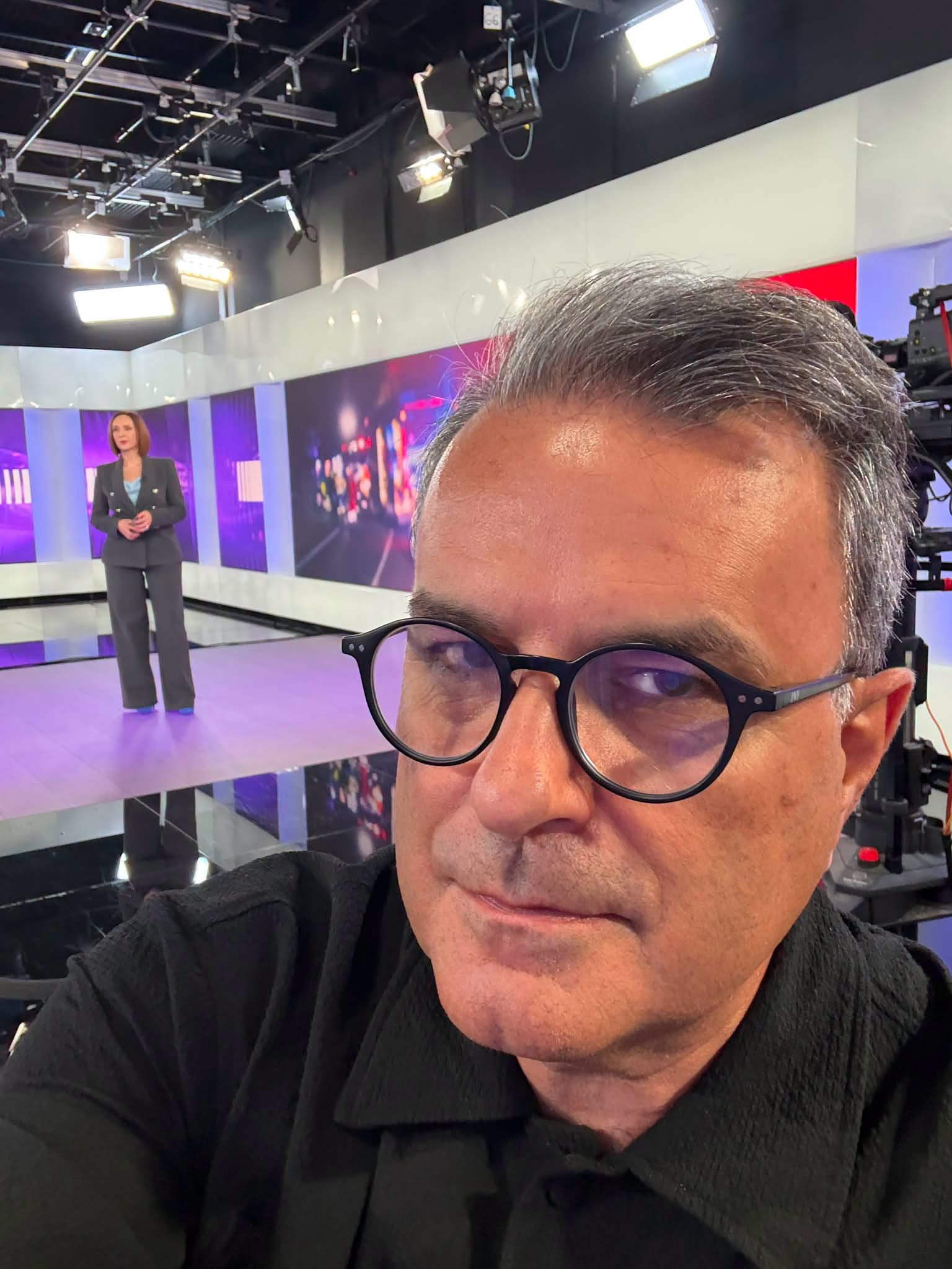 De ce a acceptat Lucian Mîndruță cererile de prietenie de la 2.500 de doamne și domnișoare: „Când am rămas fără job”. Ce meserii a avut înainte să lucreze în televiziune și radio